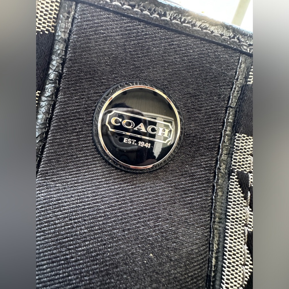 GUC Coach Black Patent Crossbody with C Embossed Logo Patch